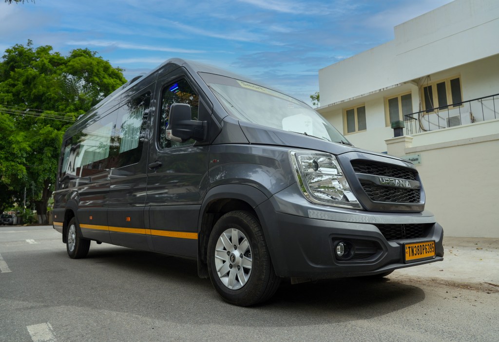 16 seater force urbania van rental in coimbatore